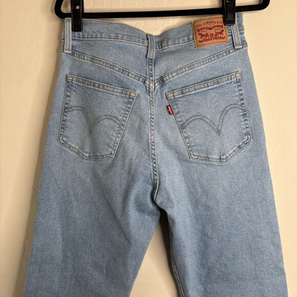 Levi's Ribcage Straight Ankle Jeans - Picture 7 of 8